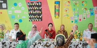 Wujudkan Indonesia Emas 2045, Airin Rico Waas Bantu Pertumbuhan dan Kecerdasan Anak Melalui Pemberian Makanan Tambahan