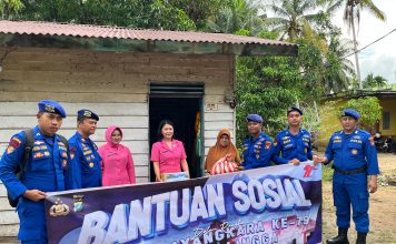 Satpolairud Polres Lingga Tebar Kepedulian di Pesisir Singkep, Rayakan Hari Bhayangkara dengan Aksi Nyata