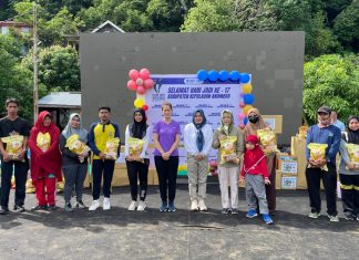 Jelang HUT Anambas ke-17, Sinta Aneng Tebar Semangat Kebersamaan Lewat 50 Paket Beras Premium
