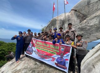 Semangat Hari Bhayangkara ke-79, Polsek Siantan Kibarkan Merah Putih di Pulau Tokong Nanas