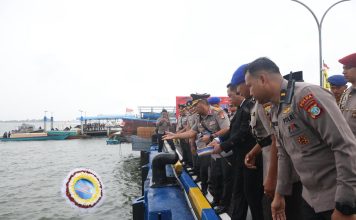 Bersama Rakyat, Polri Mengabdi: Tabur Bunga, Masjid, Kapal, dan Bakti Sosial Meriahkan Hari Bhayangkara ke-79 di Kepri