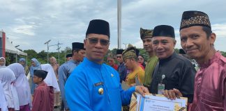 Anambas Beri Penghargaan kepada Desa Berprestasi dan Tokoh Pemberdayaan Masyarakat