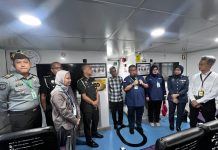 KJRI Johor Bahru Pasang Papan Informasi KSATRIA di Kapal Feri Penumpang Jalur Johor – Indonesia