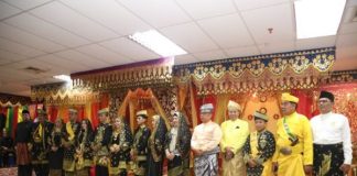 Ketua DPRD Batam: Gelar Adat untuk Amsakar dan Claudia Cerminkan Kepercayaan Masyarakat