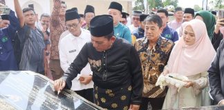 Gubernur Ansar Resmikan Masjid Al-Iltizam Yayasan Abdullah Dimyati Isman