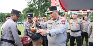 Kapolda Kepri Pimpin Upacara Kenaikan Pangkat 442 Personel