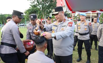 Kapolda Kepri Pimpin Upacara Kenaikan Pangkat 442 Personel
