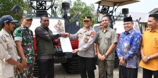 Perkuat Asta Cita Presiden, Wakapolres Aceh Timur menyerahkan Alsintan bantuan Kementrian Pertanian RI kepada Brigade Pangan
