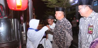 Wakil Wali Kota Elzadaswarman Pimpin Penyambutan Kepulangan 21 Jamaah Haji