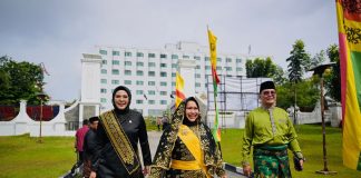 Kapolri Terima Penganugerahan Adat Ingatan Budi Dari LAM Riau, Bupati Bengkalis Hadiri Prosesi Penganugerahan