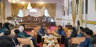 Mahasiswa KKN Disambut Ibu Bupati Lingga, Diharapkan Jadi Penggerak Solusi Stunting di Desa Resun