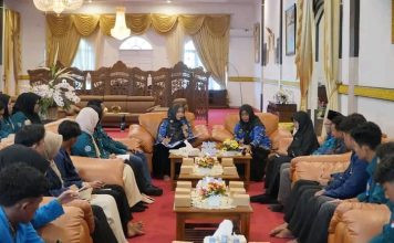 Mahasiswa KKN Disambut Ibu Bupati Lingga, Diharapkan Jadi Penggerak Solusi Stunting di Desa Resun