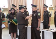 Kajati Kepri Lantik 10 Pejabat Baru, Tekankan Profesionalisme dan Integritas