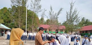 Kadis Pendidikan Natuna Tekankan Pendidikan Karakter Saat Buka MPLS di SMPN 2 Bunguran Timur
