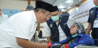Bupati Asahan Jemput 2 Jemaah Haji yang Sakit di Embarkasi Medan