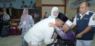 Wakil Bupati Asahan Sambut Kedatangan Jamaah Haji Kloter 15 Di Embarkasi Medan