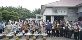 Bupati Asahan Serahkan Fasilitas Bantuan Sosial Pembangunan Ekonomi Masyarakat Tahun Anggaran 2025