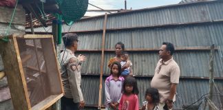 Rumah Warga Pulau Lipan Diterjang Puting Beliung, Polisi dan Warga Bergandengan Tangan Hadapi Bencana
