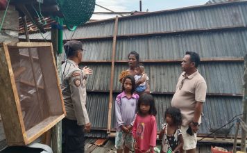 Rumah Warga Pulau Lipan Diterjang Puting Beliung, Polisi dan Warga Bergandengan Tangan Hadapi Bencana