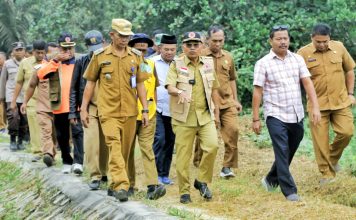Bupati Simalungun Tanggapi laporan warga Kecamatan Huta Bayu Raja tentang irigasi longsor dan Tinjau Lokasi