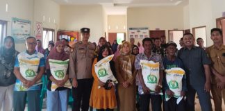 Pemerintah Desa Pena’ah dan BPD Dampingi Penyaluran Bantuan Beras Ketahanan Pangan dari Bulog