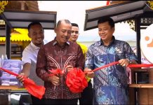 17 Pelaku UMKM di Tanjungpinang Terima Bantuan Gerobak dari Pemprov Kepri dan PT SMI