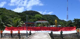 Tim Gabungan Lanud RSA Natuna Kibarkan Merah Putih, Tunjukkan Eksistensi di Pulau Sekatung Wilayah Terdepan NKRI