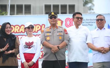 Kapolda Kepri Hadiri Lomba Tradisional Semarakkan HUT RI Ke-80 di Pulau Penawar Rindu