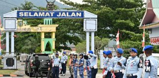Warnai Natuna, TNI AU Lanud RSA Tebar 1.000 Bendera Ajak Warga Natuna Kibarkan Merah Putih