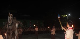 SMP Nurul Jannah Natuna Gelar Upacara Api Unggun Peringati Hari Pramuka ke-64