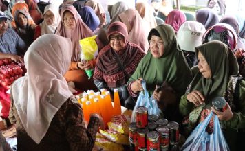 Hari Kedua Gerakan Pangan Murah Polres Lingga, Warga Dabo Lama Padati Lokasi