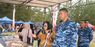 Dukung UMKM Natuna di Pasar Murah HUT ke-80 RI, Danlanud RSA Siapkan 20 Tenda Gratis