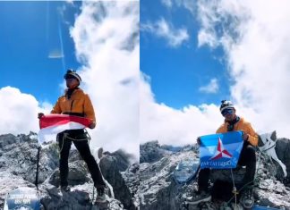 Anak Asli Anambas Kibarkan Bendera Indonesia dan Demokrat di Puncak Carstensz Pyramid