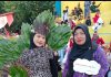 Kain Batik Mangrove Genting Pulur Meriahkan Karnaval HUT RI ke-80 di Jemaja Timur