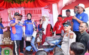 Wakil Ketua I DPRD M. Arsya Fadillah Lepas Peserta Jalan Santai, Ajak Masyarakat Hidup Sehat