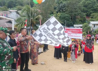 Bupati Anambas Aneng Resmi Membuka Pawai Pembangunan HUT ke-80 RI