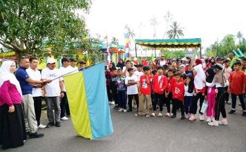 Jalan Sehat Daik Sepincan Meriahkan HUT ke-80 RI, Warga Tumpah Ruah Penuhi Rute