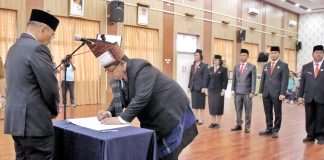 Bupati Simalungun Lantik Mixnon Andreas Simamora Sebagai Sekda Simalungun