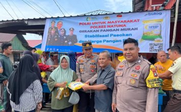 Polsek Bunguran Barat Gelar Gerakan Pangan Murah di Simpang 4 Sedanau