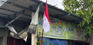 Jelang HUT RI Ke-80, Ditsamapta Polda Kepri Bagikan Ratusan Bendera