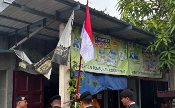 Jelang HUT RI Ke-80, Ditsamapta Polda Kepri Bagikan Ratusan Bendera