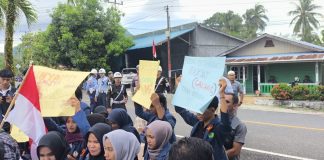 Mahasiswa STAI Natuna Gelar Aksi di DPRD, Sampaikan 12 Tuntutan untuk Perjuangan Rakyat