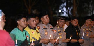Kapolda Kepri Hadiri Doa Bersama dan Nyala Lilin Untuk 2 Driver Ojol yang Gugur