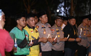 Kapolda Kepri Hadiri Doa Bersama dan Nyala Lilin Untuk 2 Driver Ojol yang Gugur