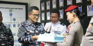 Wujudkan Sinergitas TNI-Polri, Kapolres Lingga Beri Kejutan Ulang Tahun ke-80 TNI AL