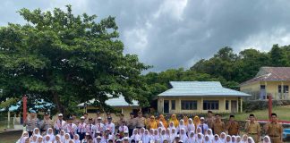 Polsek Pulau Laut Gelar Police Goes to School di SMP Negeri 1 Pulau Laut, Ajak Pelajar Jauhi Narkoba dan Kenakalan Remaja