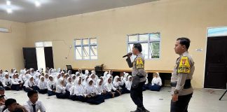 Bhabinkamtibmas Polsek Serasan Timur Sosialisasi di SMP Negeri 1 Serasan Timur, Tekankan Bahaya Pergaulan Bebas dan Bullying