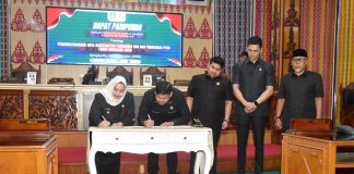 APBD Perubahan Bengkalis 2025 Tembus Rp4,6 Triliun, Nota Kesepakatan Diteken Bupati dan Pimpinan DPRD