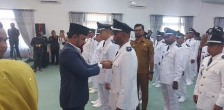 Perdana Bupati Al-Farlaky Lantik Serentak Keuchik di Aceh Timur