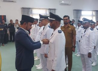 Perdana Bupati Al-Farlaky Lantik Serentak Keuchik di Aceh Timur